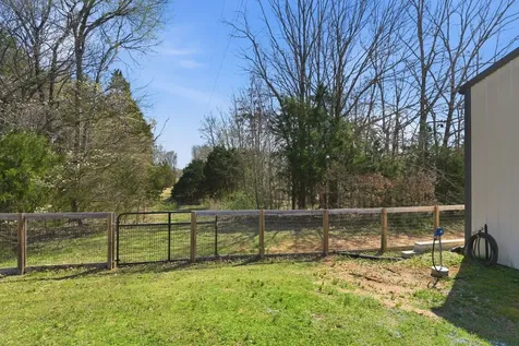 1041 Twin Creek Road Charlotte TN 37036