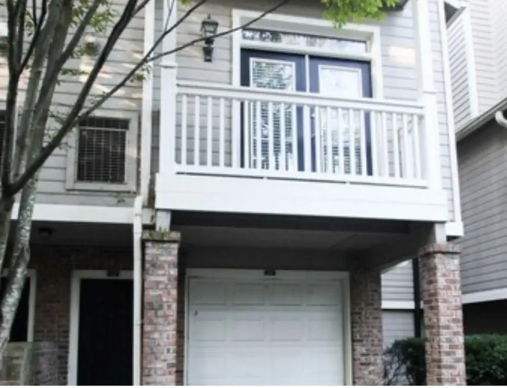 2011 Stokes Lane Nashville TN 37215
