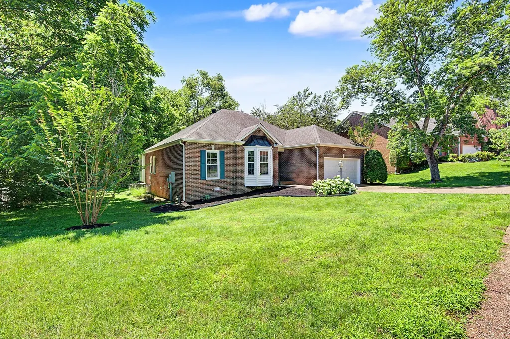 5113 Millbrook Drive Nashville TN 37221