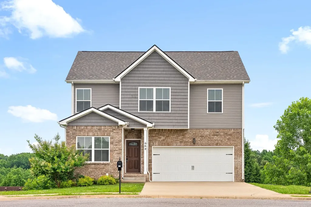 668 Crestone Court Clarksville TN 37042