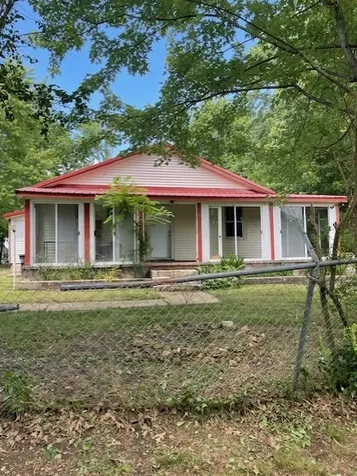 103 E High Street Ethridge TN 38456