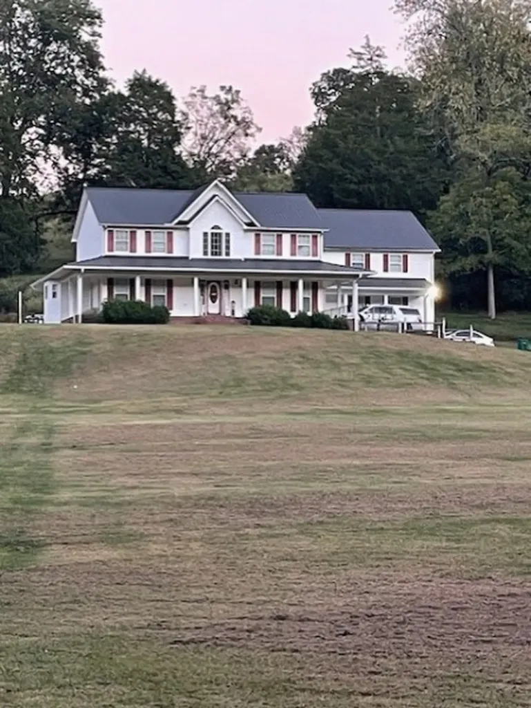 420 Long Branch Road Lawrenceburg TN 38464