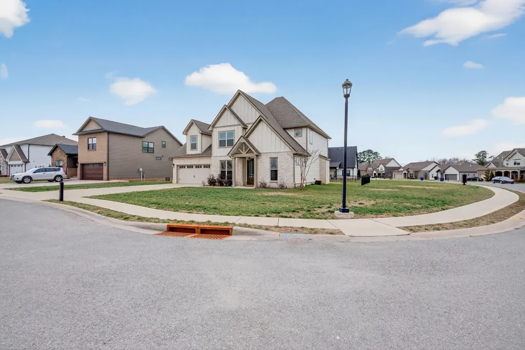 300 Lowline Drive Clarksville TN 37043