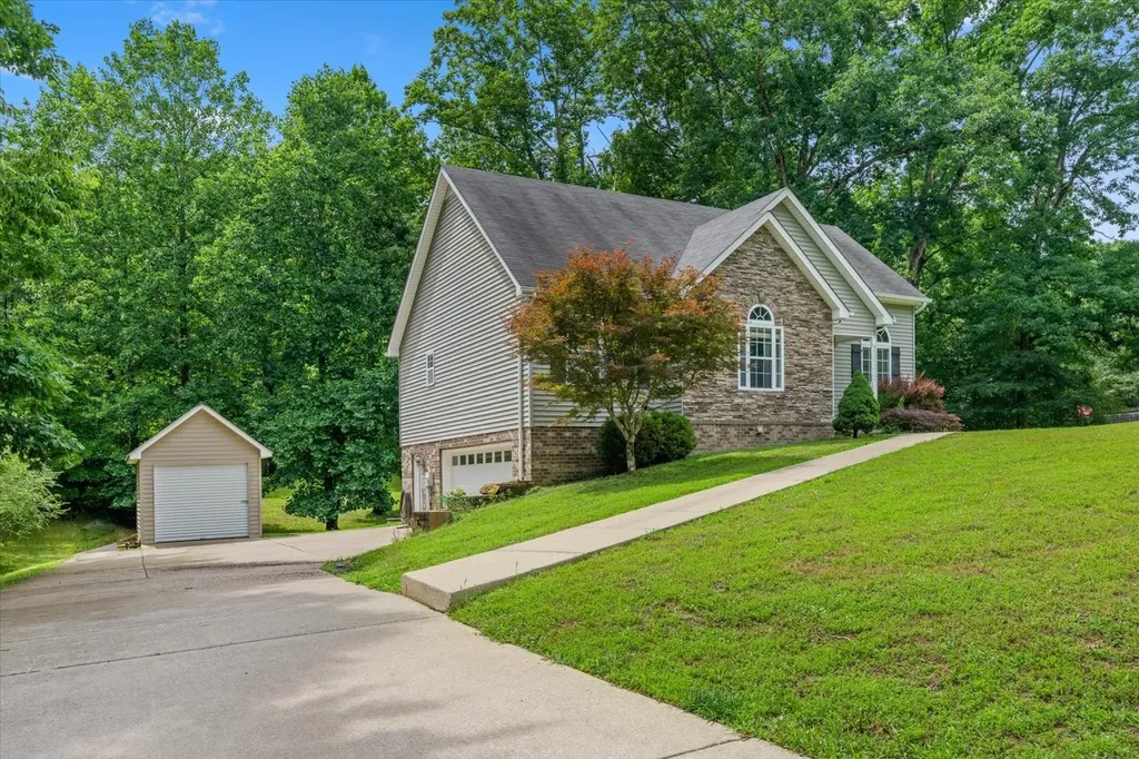 506 Daugherty Lane Burns TN 37029