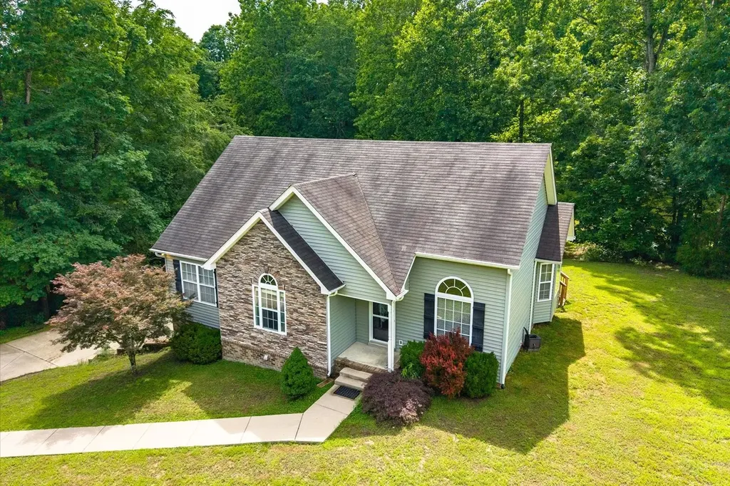 506 Daugherty Lane Burns TN 37029