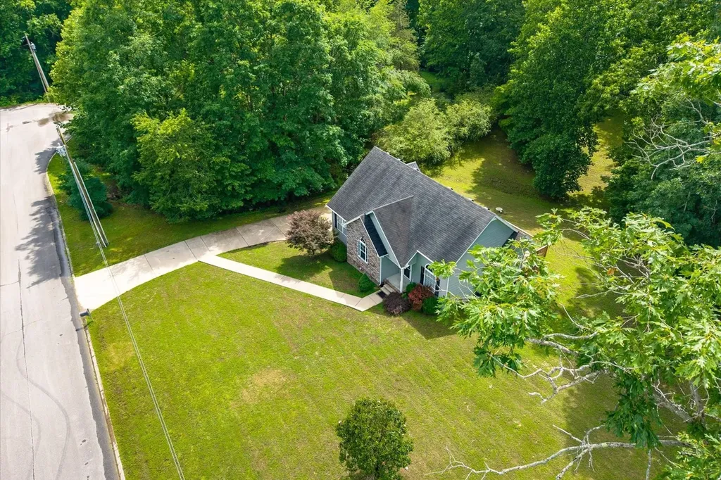 506 Daugherty Lane Burns TN 37029