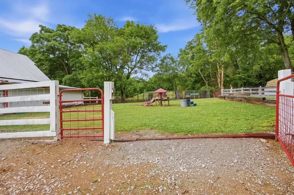 6222 Cayce Lane Columbia TN 38401