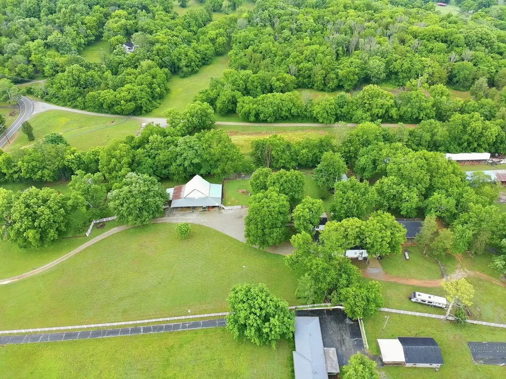 6222 Cayce Lane Columbia TN 38401
