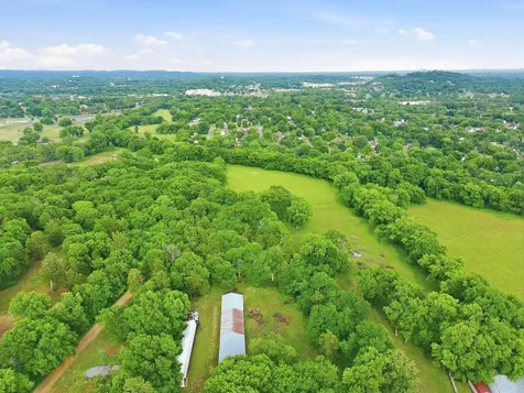 6222 Cayce Lane Columbia TN 38401
