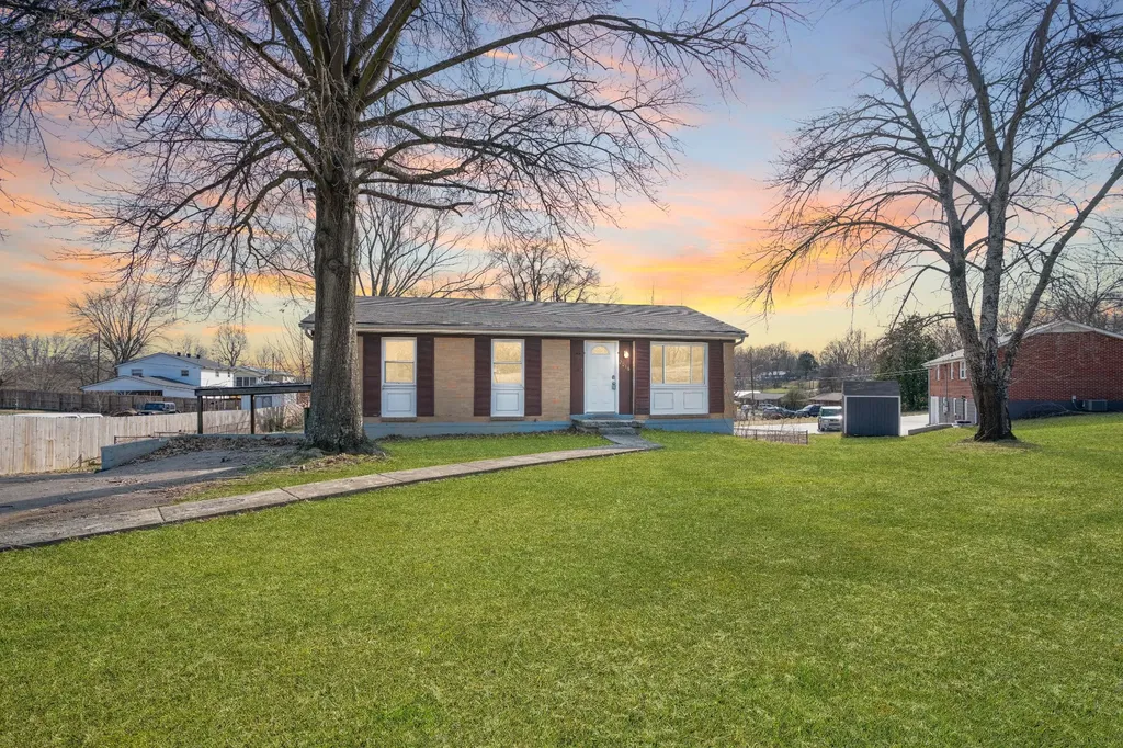 2016 Rosemary Drive Clarksville TN 37042