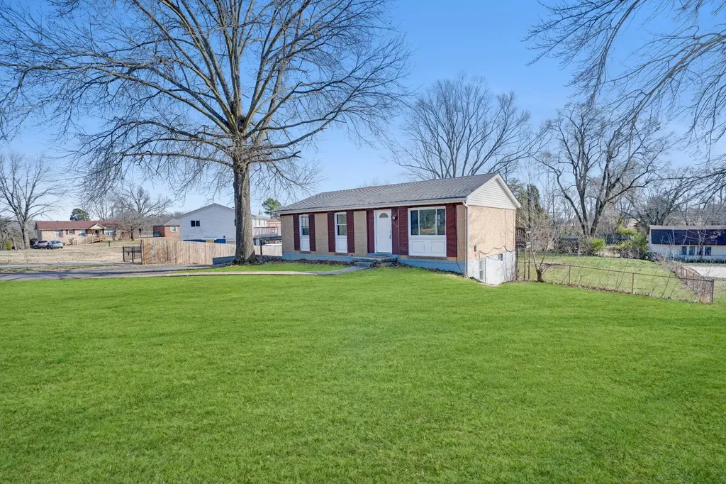 2016 Rosemary Drive Clarksville TN 37042
