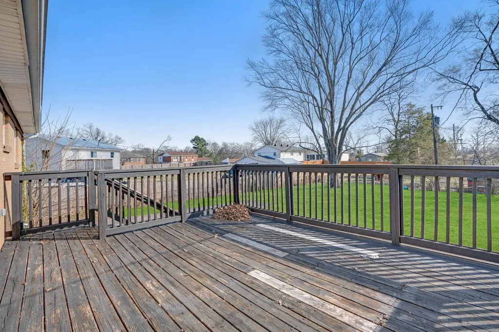 2016 Rosemary Drive Clarksville TN 37042