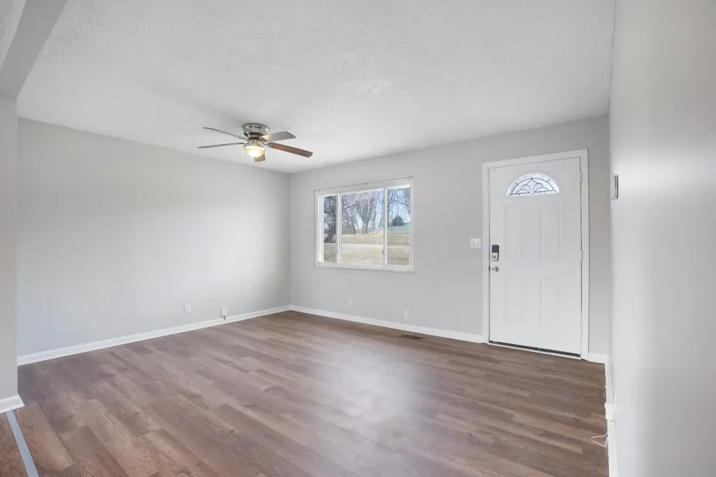 2016 Rosemary Drive Clarksville TN 37042