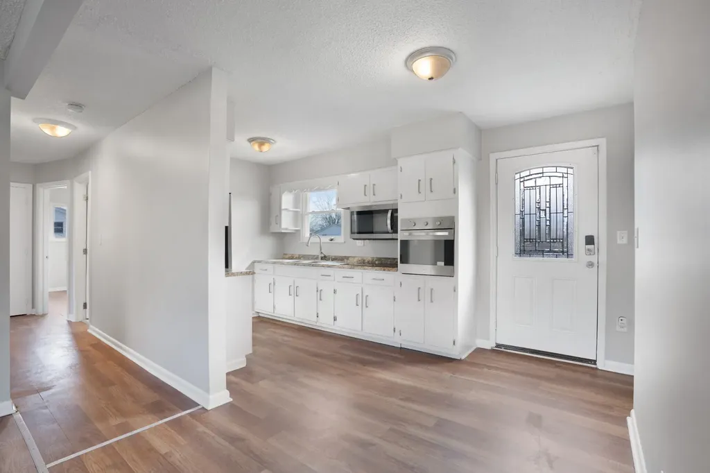 2016 Rosemary Drive Clarksville TN 37042