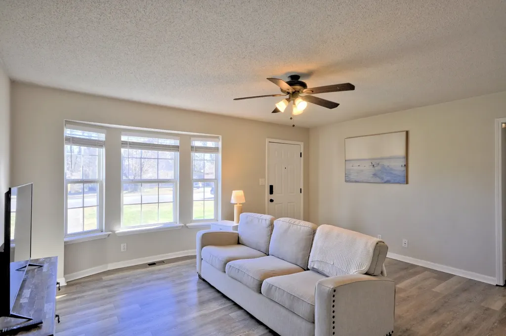 422 Woodale Drive Clarksville TN 37042