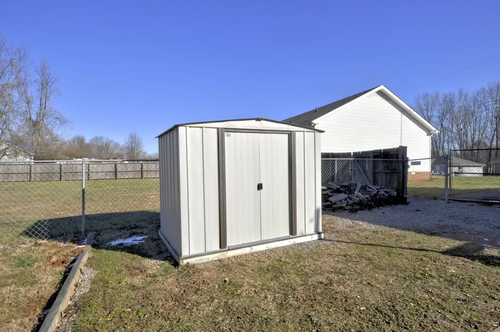 422 Woodale Drive Clarksville TN 37042