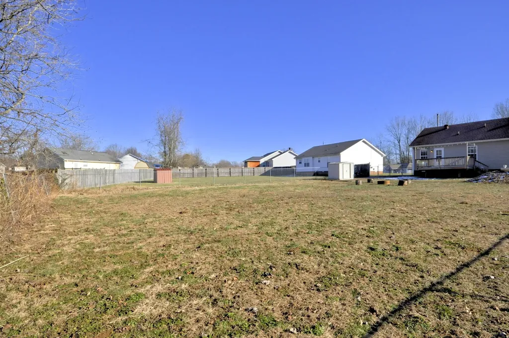 422 Woodale Drive Clarksville TN 37042