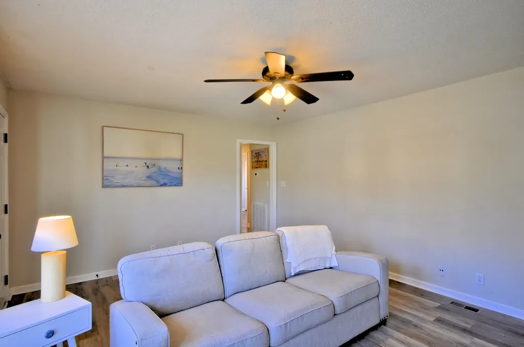 422 Woodale Drive Clarksville TN 37042