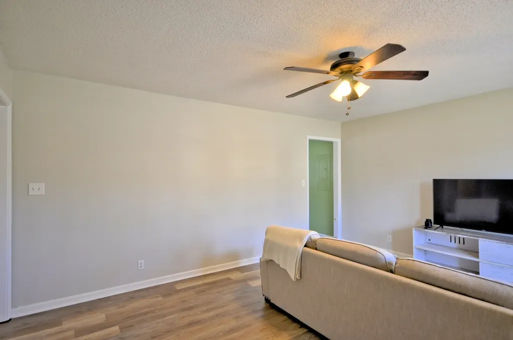 422 Woodale Drive Clarksville TN 37042