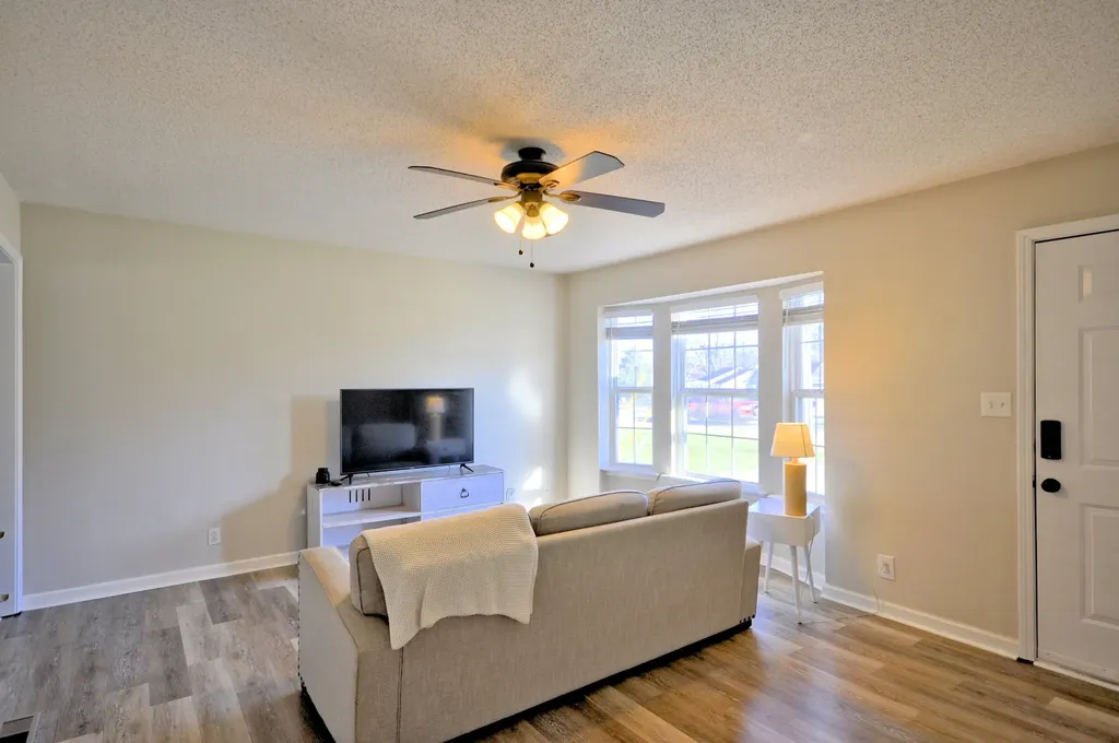 422 Woodale Drive Clarksville TN 37042