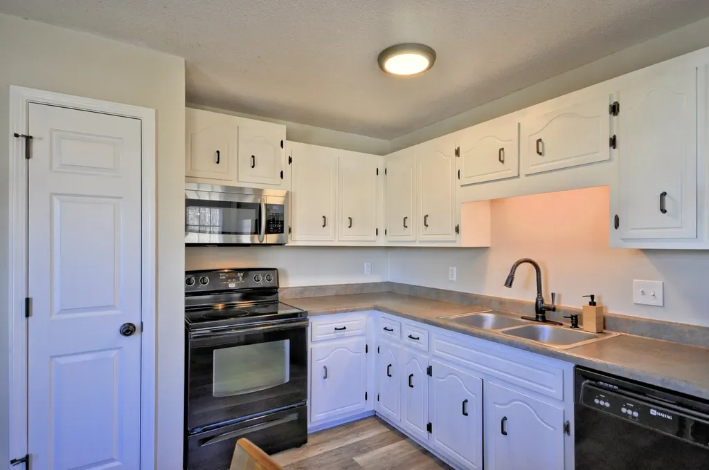 422 Woodale Drive Clarksville TN 37042