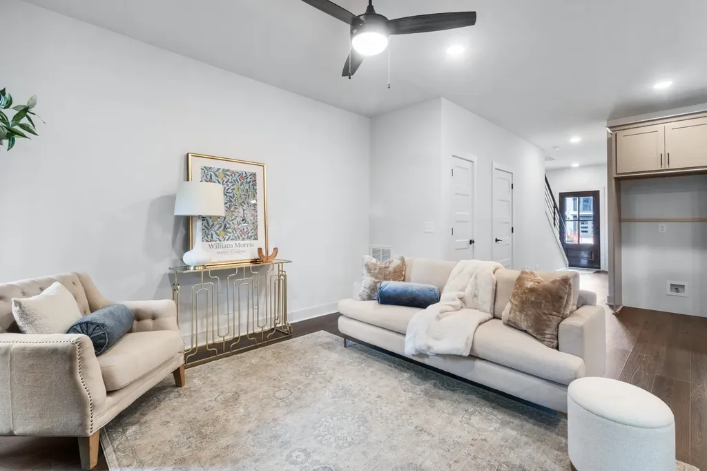 15 Holland Park West Clarksville TN 37043