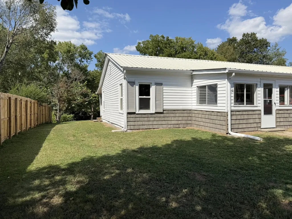 165 County Road 900 Etowah TN 37331