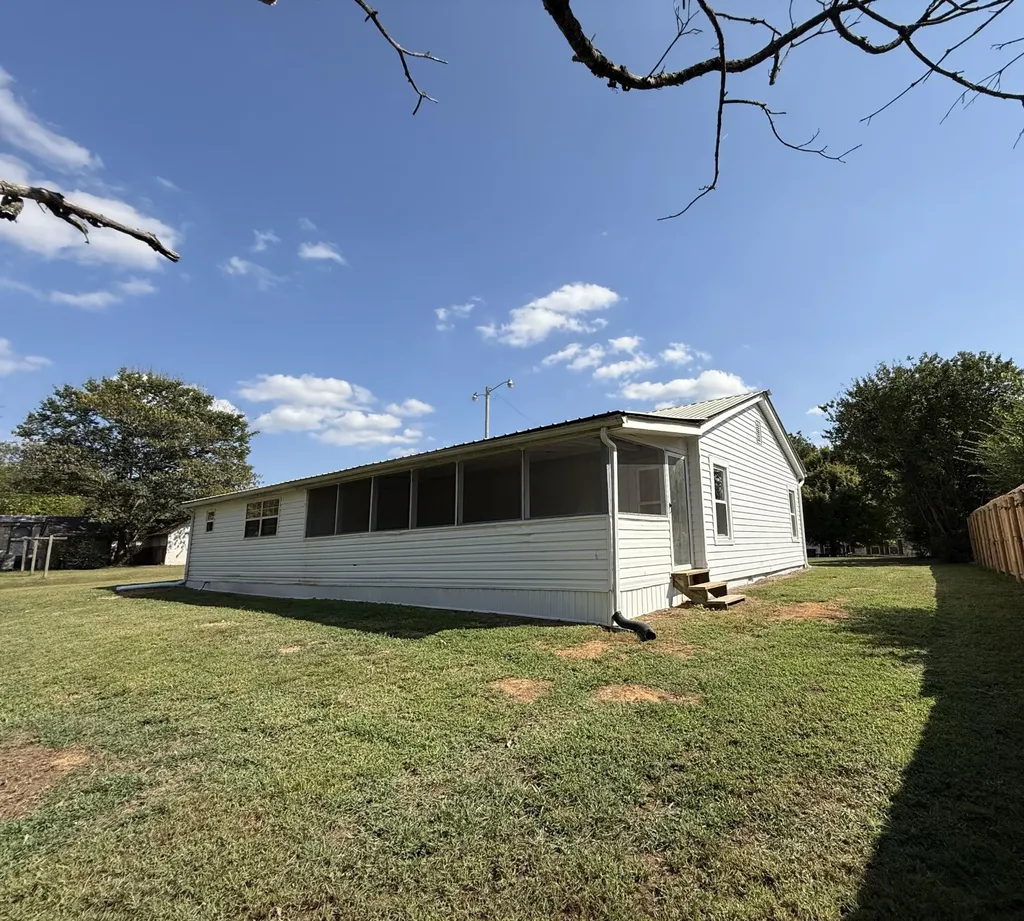 165 County Road 900 Etowah TN 37331