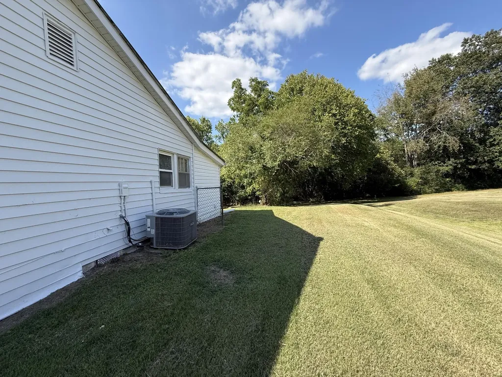 165 County Road 900 Etowah TN 37331