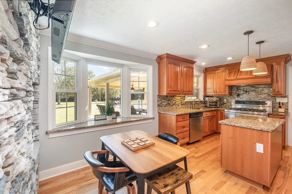 1108 Lakeview Drive Ashland City TN 37015