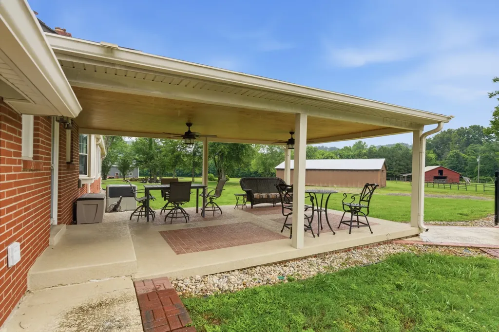 1108 Lakeview Drive Ashland City TN 37015