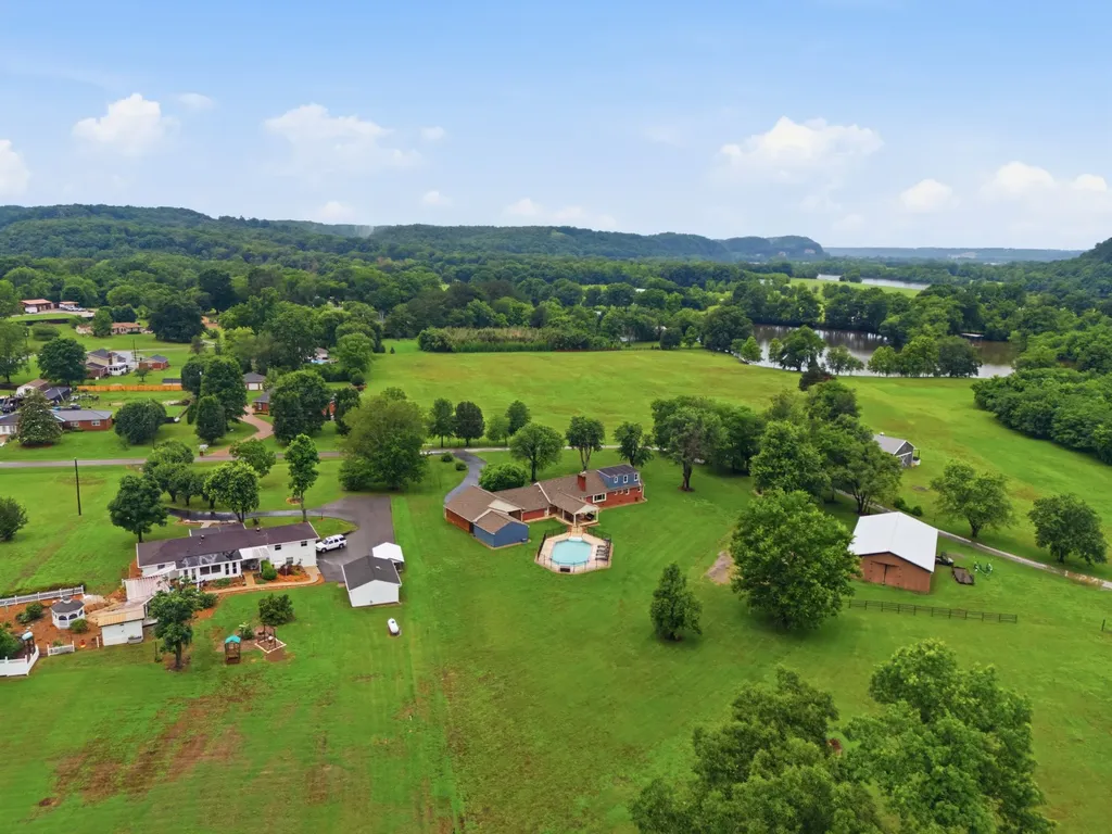 1108 Lakeview Drive Ashland City TN 37015