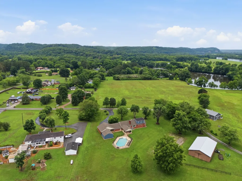 1108 Lakeview Drive Ashland City TN 37015