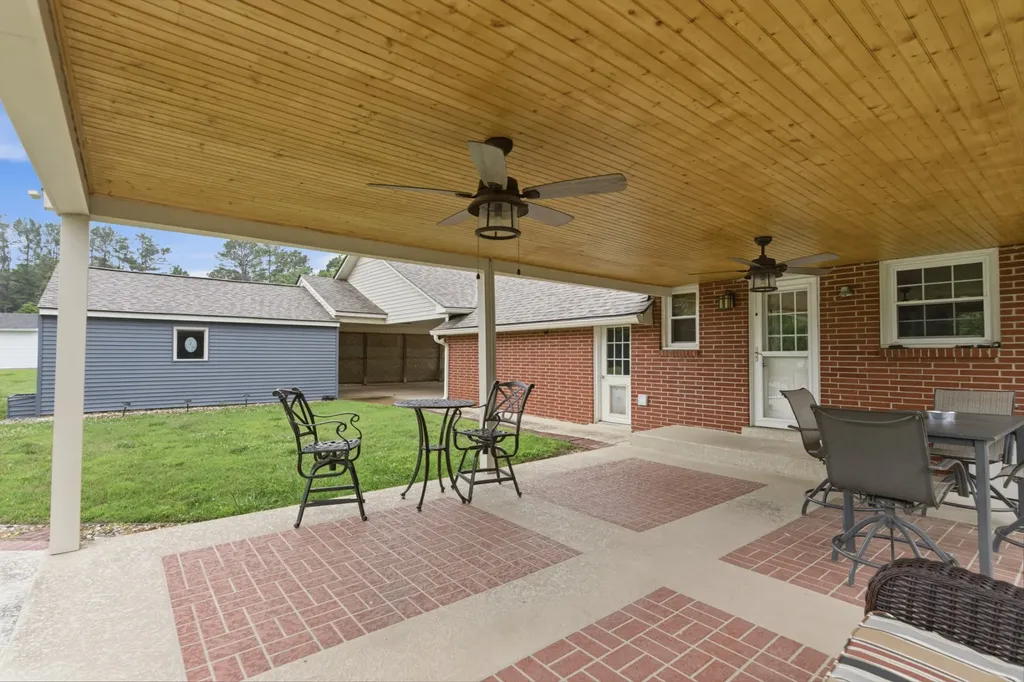 1108 Lakeview Drive Ashland City TN 37015