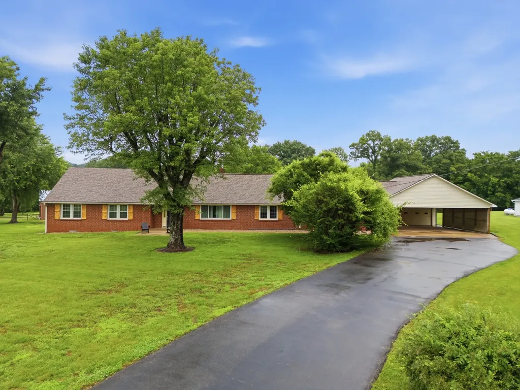 1108 Lakeview Drive Ashland City TN 37015
