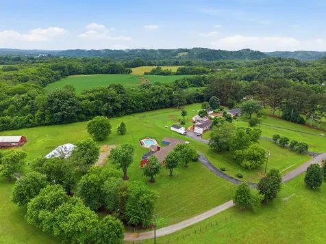 1108 Lakeview Drive Ashland City TN 37015