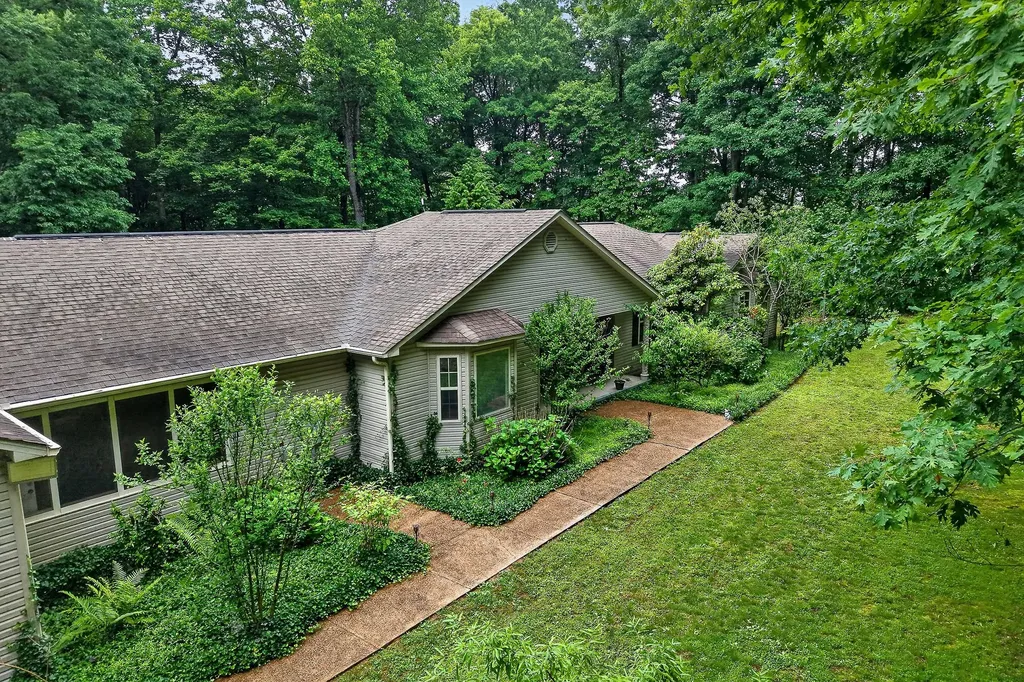2025 Old Bon Air Road Sparta TN 38583
