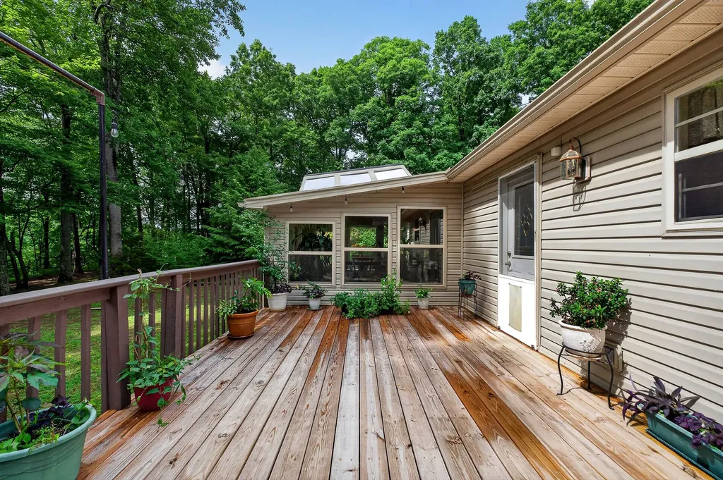 2025 Old Bon Air Road Sparta TN 38583