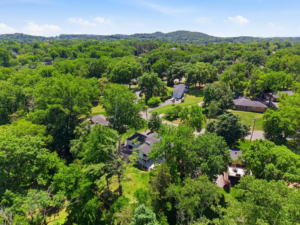 5433 Hill Road Circle Nashville TN 37220