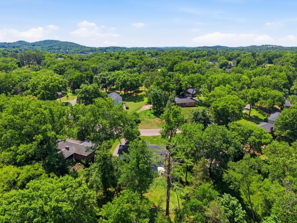 5433 Hill Road Circle Nashville TN 37220