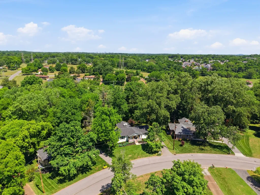 5433 Hill Road Circle Nashville TN 37220
