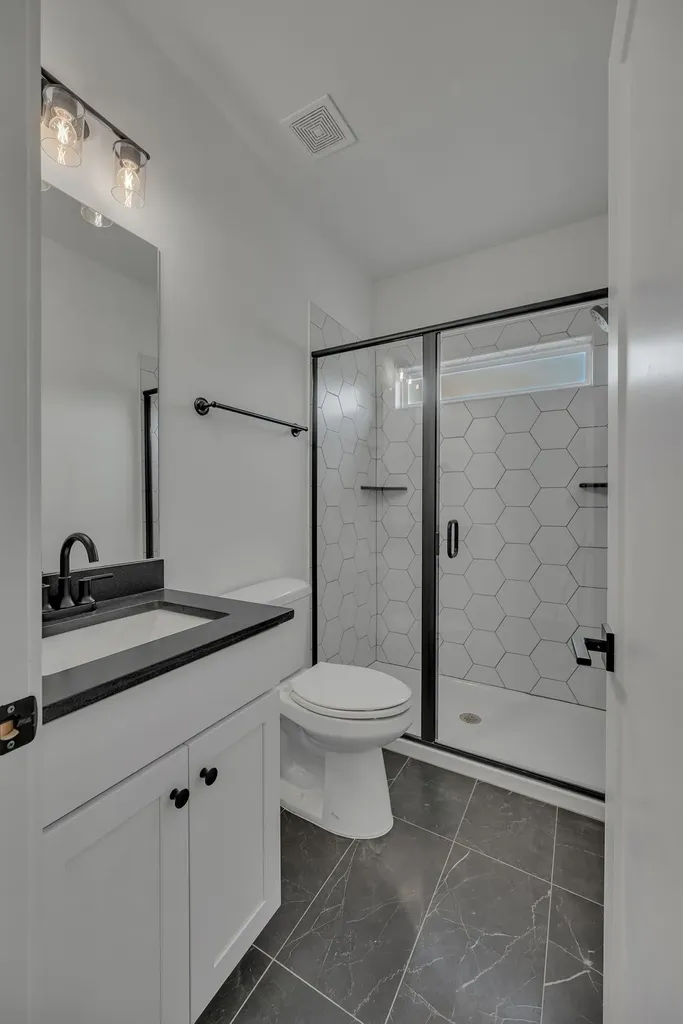 1117A 38th Ave, N Nashville TN 37209