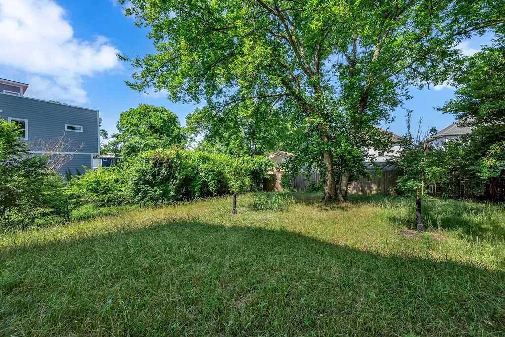 1117A 38th Ave, N Nashville TN 37209