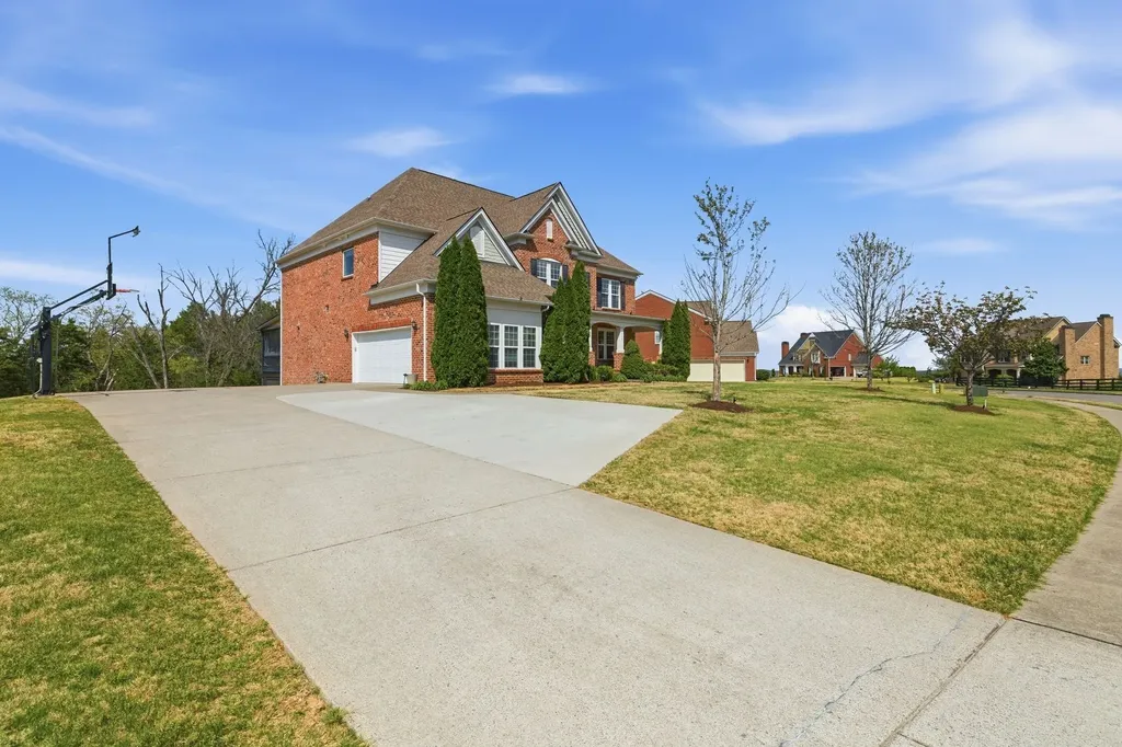719 Thurrock Circle Brentwood TN 37027
