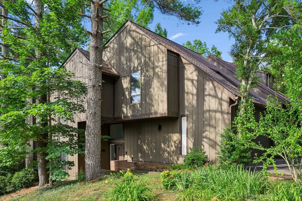 101 Holly Forest Nashville TN 37221