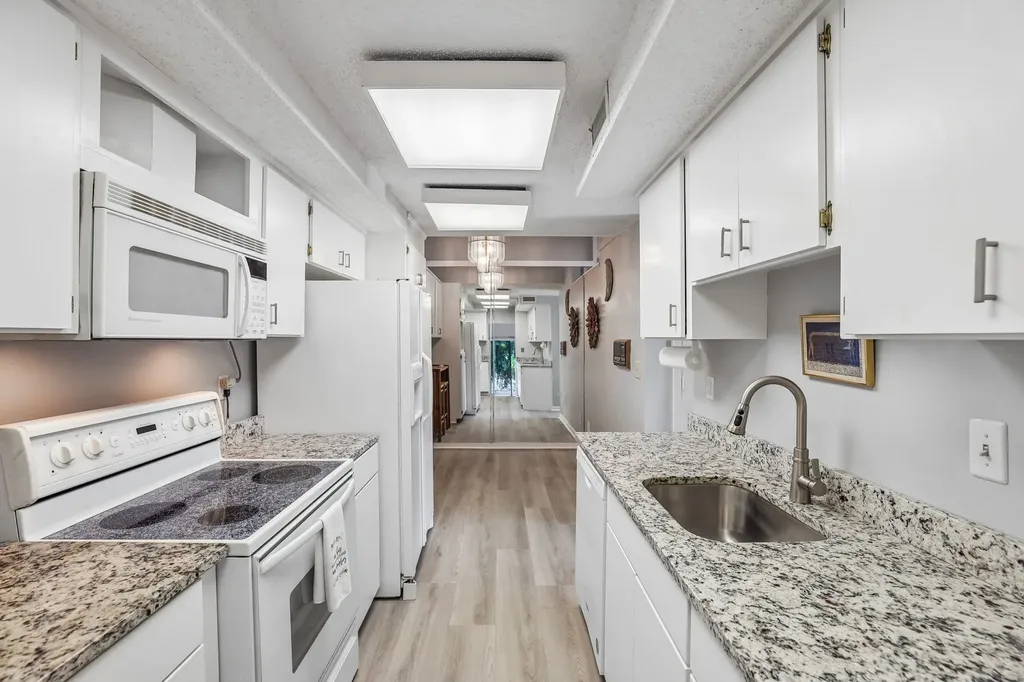 101 Holly Forest Nashville TN 37221