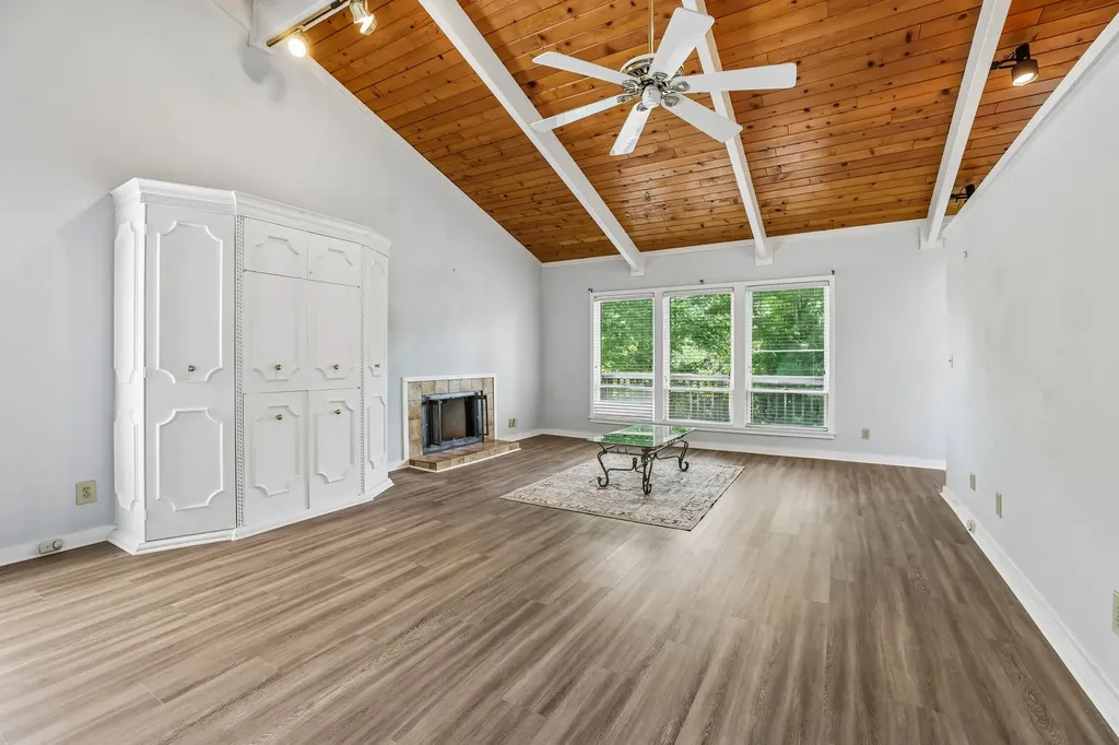 101 Holly Forest Nashville TN 37221