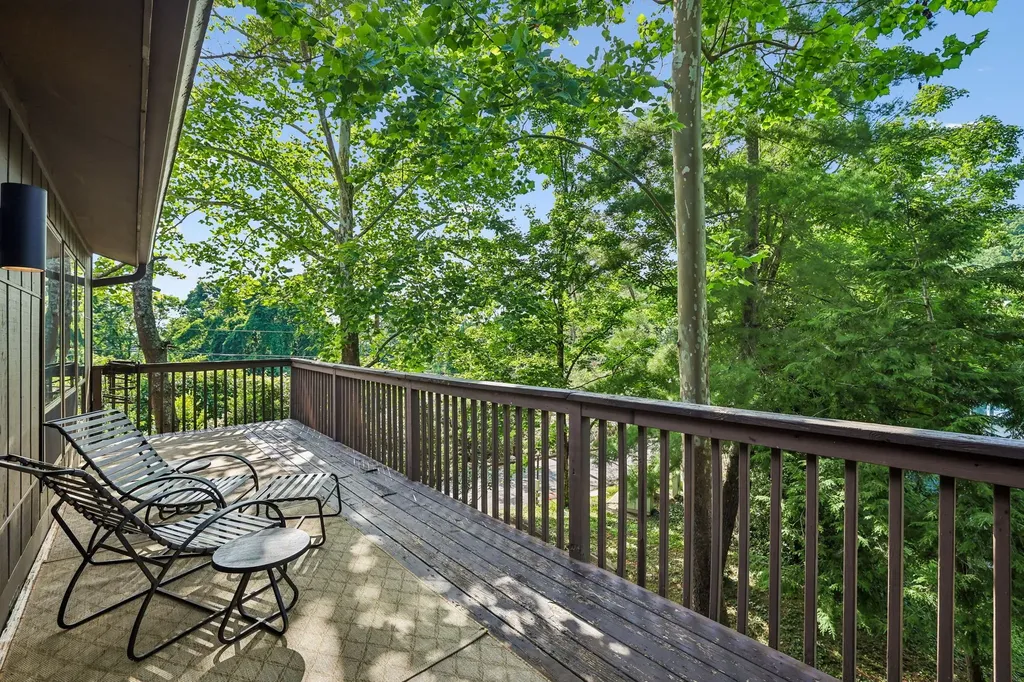 101 Holly Forest Nashville TN 37221