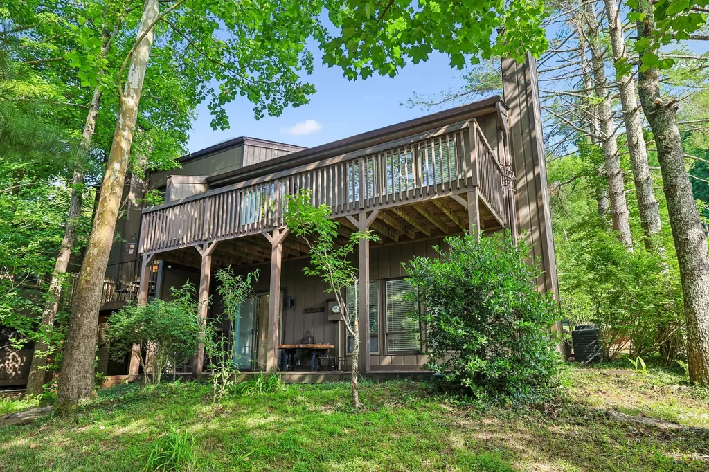 101 Holly Forest Nashville TN 37221