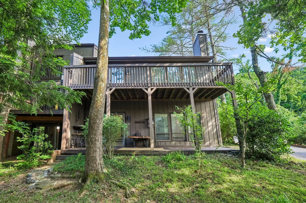 101 Holly Forest Nashville TN 37221